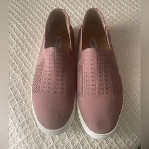 Steve Madden Freeda  Mauve  Slip-On Sneakers 8.5 Women’s